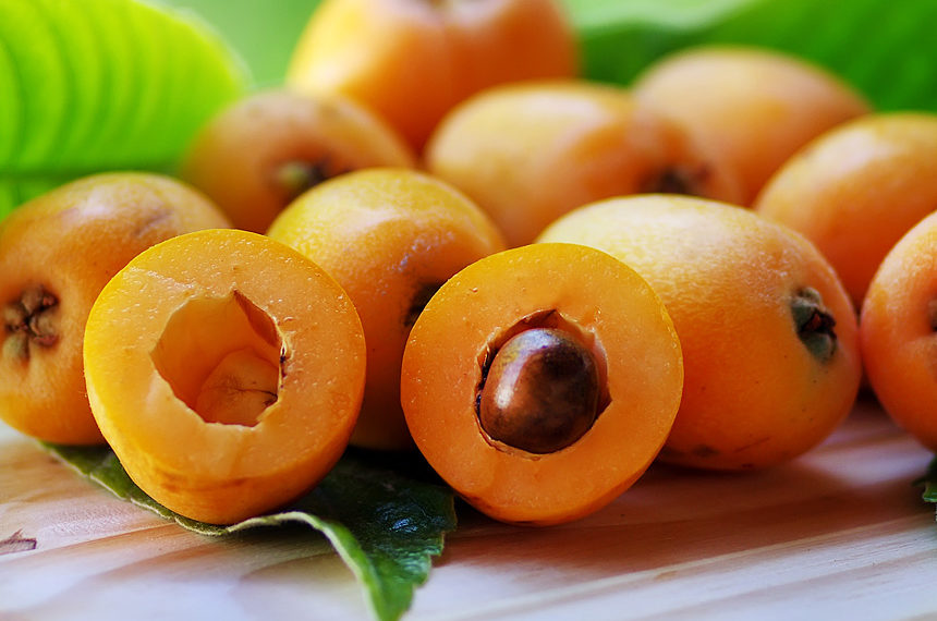 Испанский фрукт мушмула