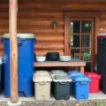 Что можно сделать из ненужных пластиковых емкостей на даче: простые идеи, которые действительно пригодятся